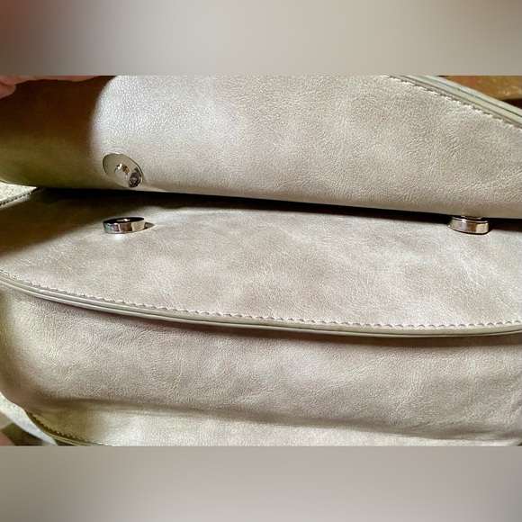 🔥Urban Expressions Vegan Leather Khloe Crossbody🔥 NWOT - Picture 8 of 15